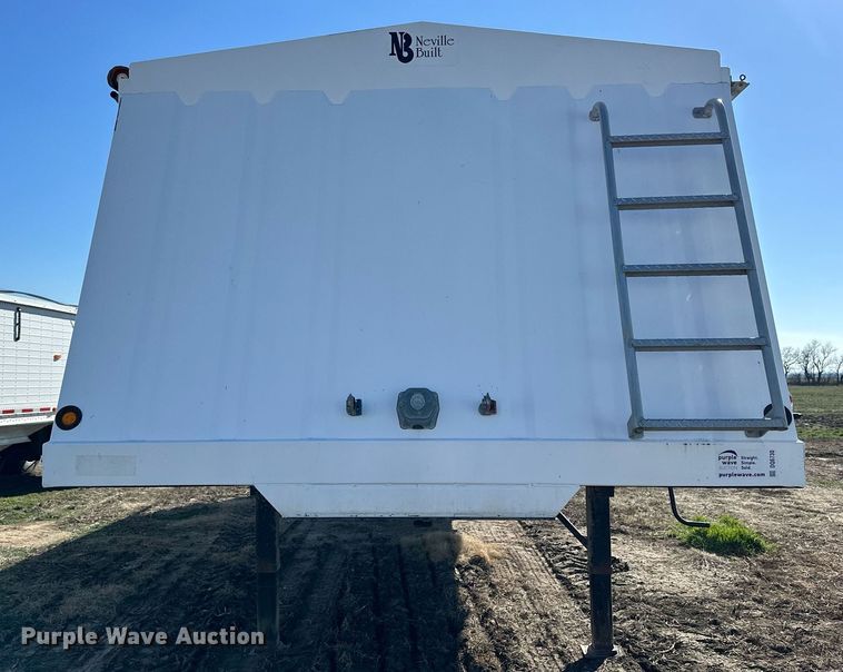 image for item DQ6730 2009 Neville Built grain trailer