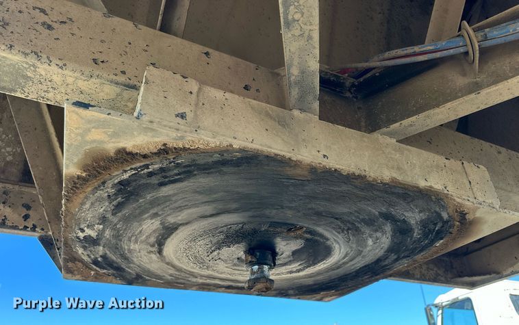 image for item DQ6730 2009 Neville Built grain trailer