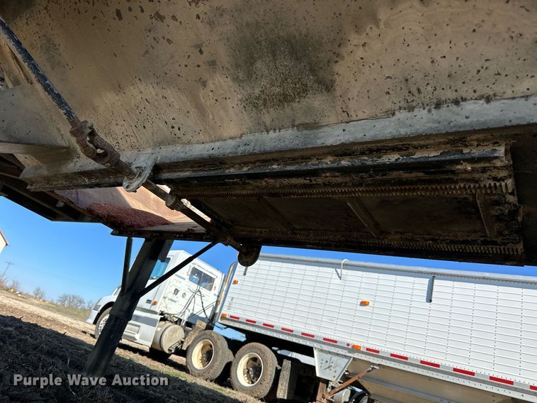image for item DQ6730 2009 Neville Built grain trailer