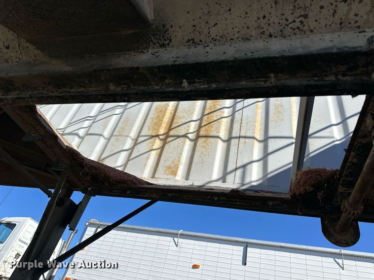 image for item DQ6730 2009 Neville Built grain trailer