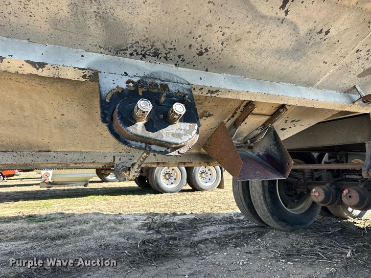 image for item DQ6730 2009 Neville Built grain trailer