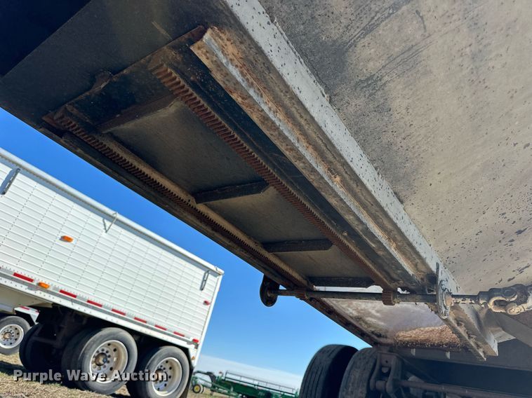 image for item DQ6730 2009 Neville Built grain trailer