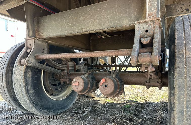 image for item DQ6730 2009 Neville Built grain trailer