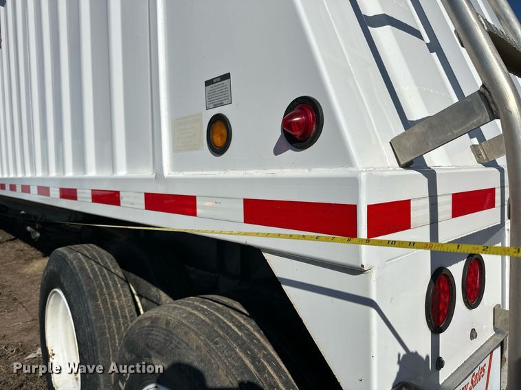 image for item DQ6730 2009 Neville Built grain trailer