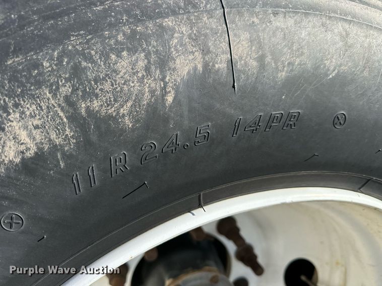 image for item DQ6730 2009 Neville Built grain trailer