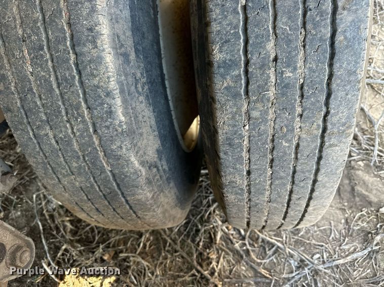 image for item DQ6730 2009 Neville Built grain trailer