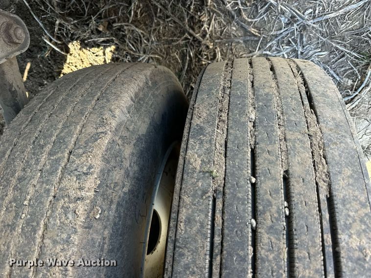 image for item DQ6730 2009 Neville Built grain trailer