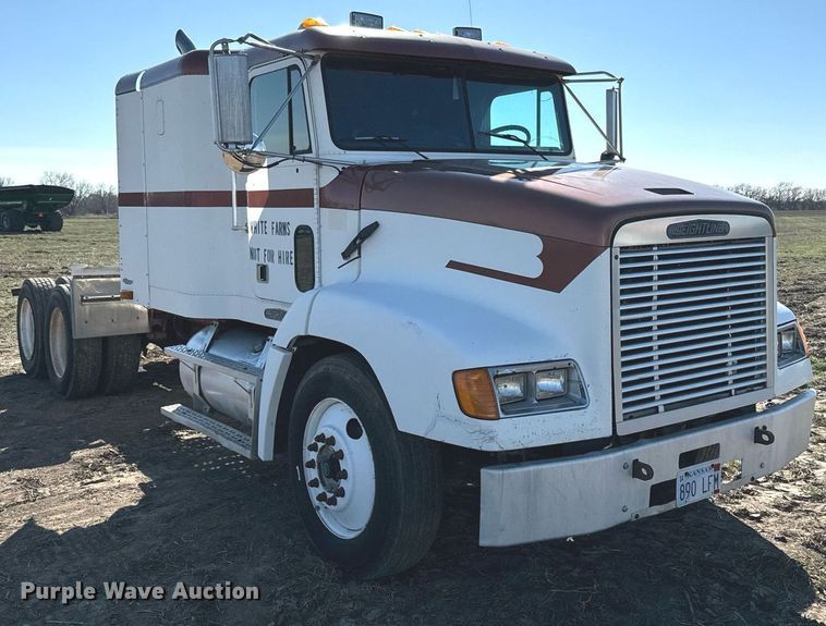 image for item DQ6731 1996 Freightliner  semi truck