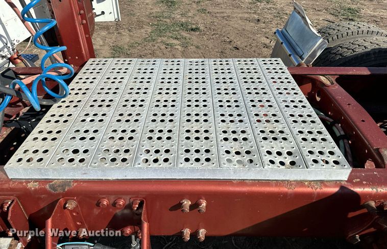 image for item DQ6731 1996 Freightliner  semi truck