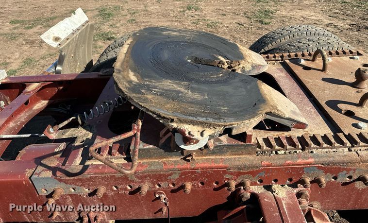 image for item DQ6731 1996 Freightliner  semi truck