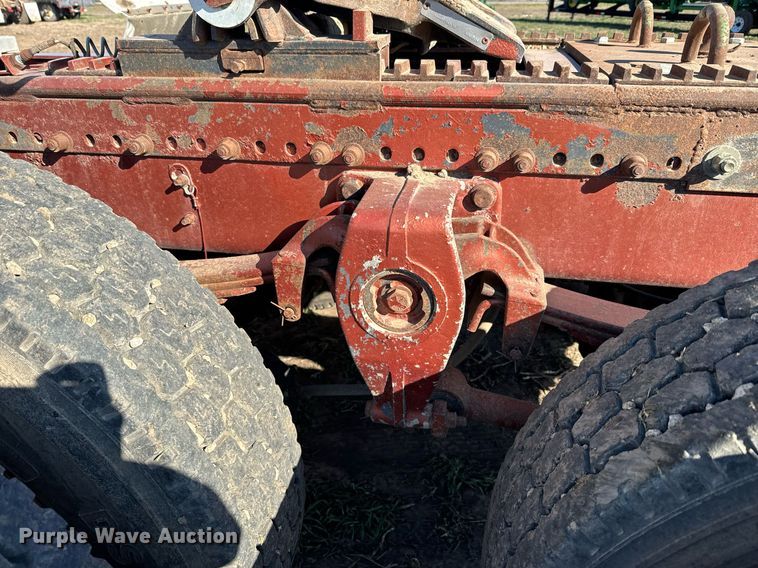 image for item DQ6731 1996 Freightliner  semi truck