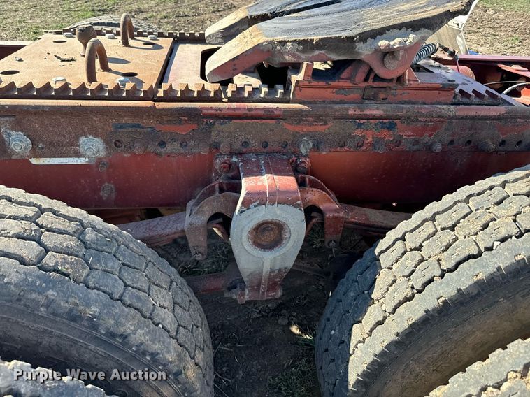 image for item DQ6731 1996 Freightliner  semi truck