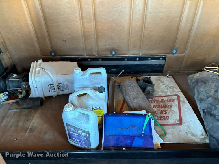 image for item DQ6731 1996 Freightliner  semi truck