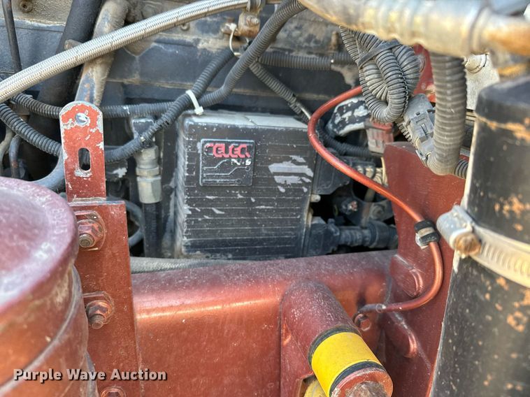 image for item DQ6731 1996 Freightliner  semi truck