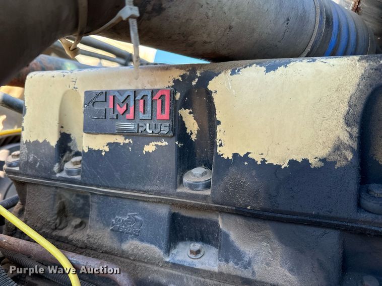 image for item DQ6731 1996 Freightliner  semi truck