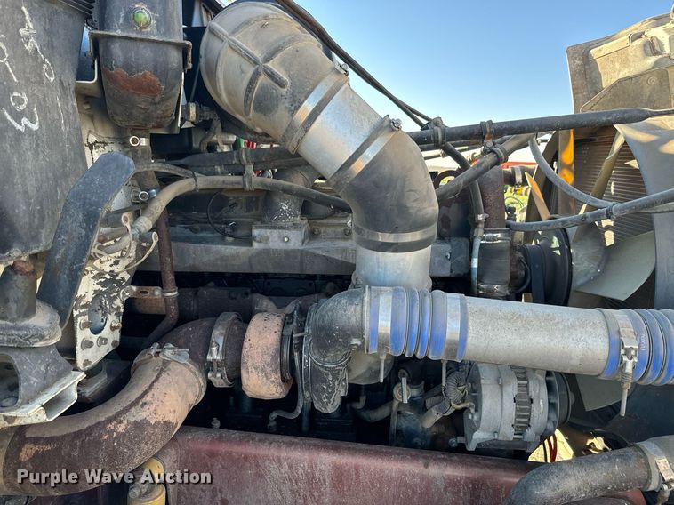 image for item DQ6731 1996 Freightliner  semi truck