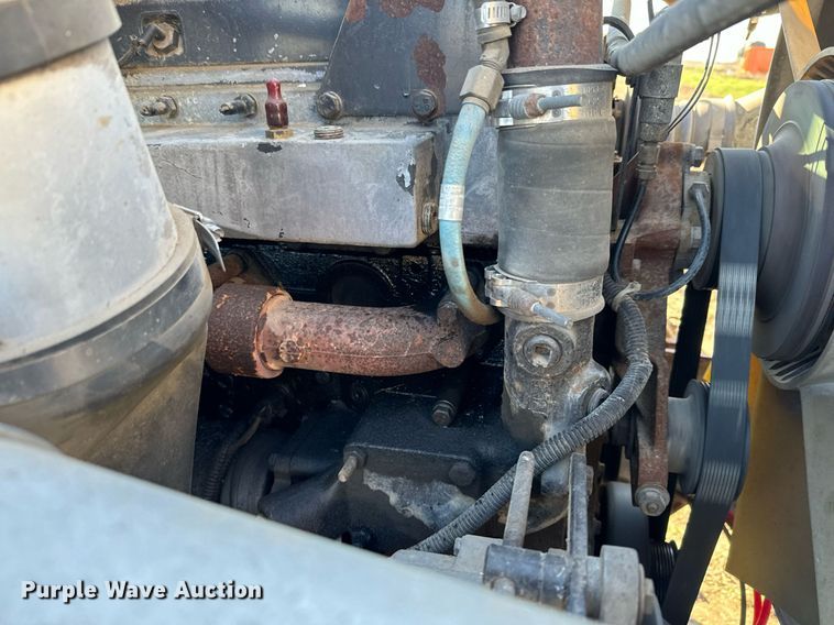 image for item DQ6731 1996 Freightliner  semi truck