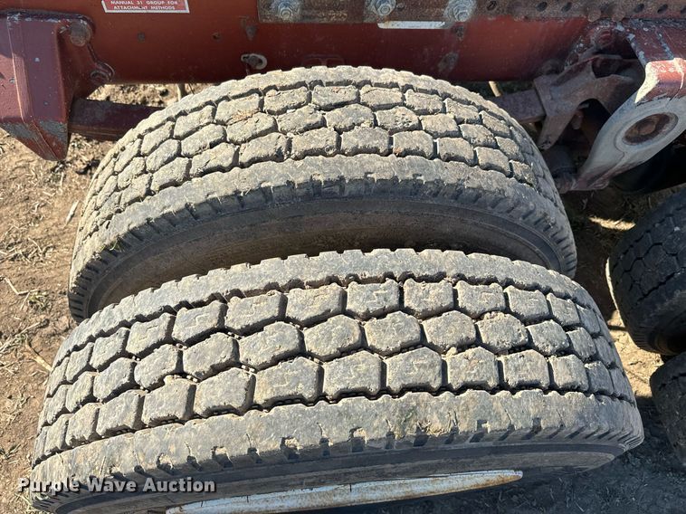 image for item DQ6731 1996 Freightliner  semi truck