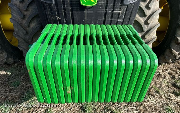 image for item DQ6732 2018 John Deere 8400R MFWD tractor