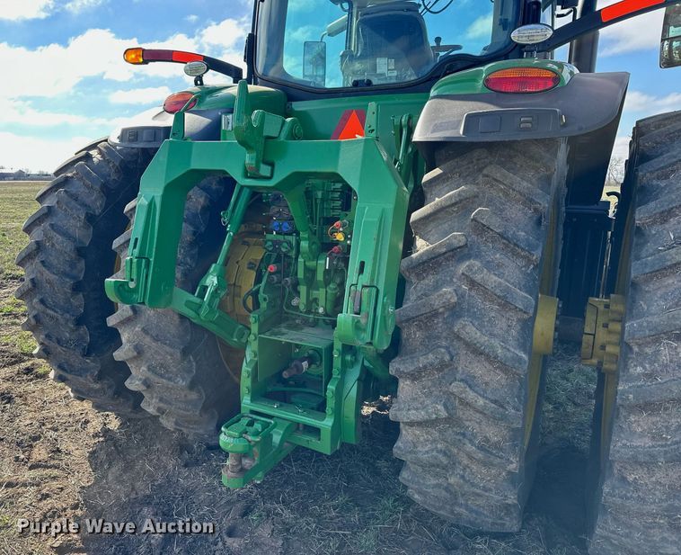 image for item DQ6732 2018 John Deere 8400R MFWD tractor