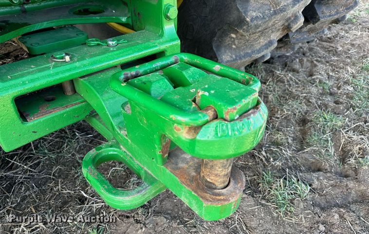 image for item DQ6732 2018 John Deere 8400R MFWD tractor