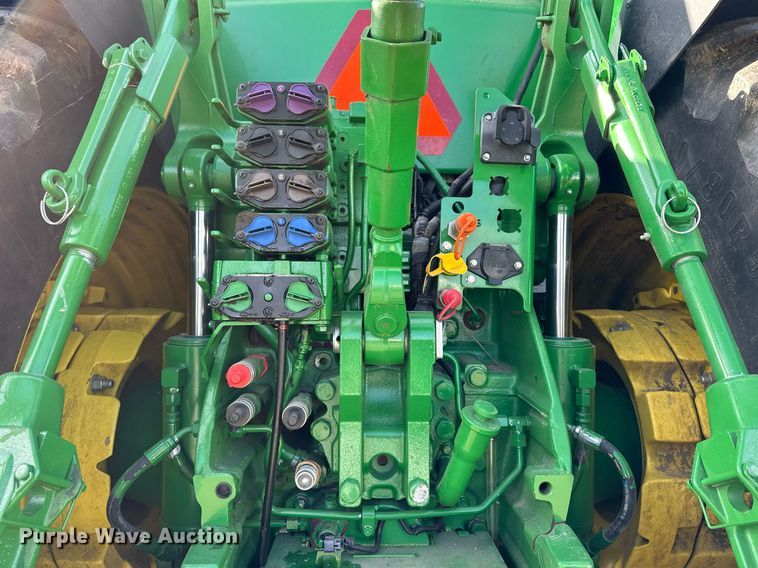 image for item DQ6732 2018 John Deere 8400R MFWD tractor