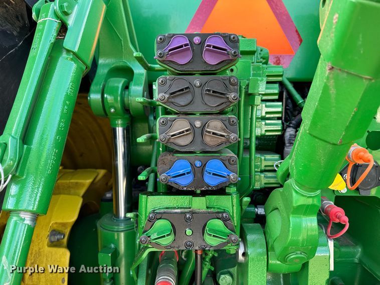 image for item DQ6732 2018 John Deere 8400R MFWD tractor