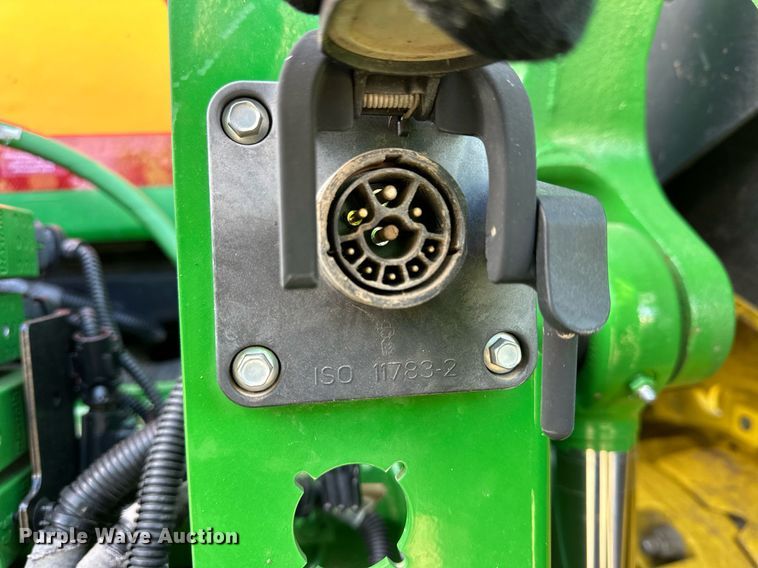image for item DQ6732 2018 John Deere 8400R MFWD tractor