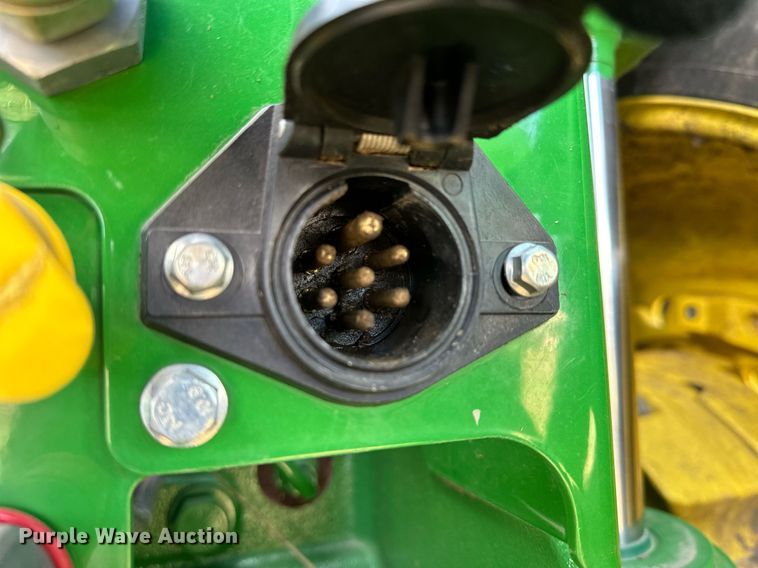 image for item DQ6732 2018 John Deere 8400R MFWD tractor