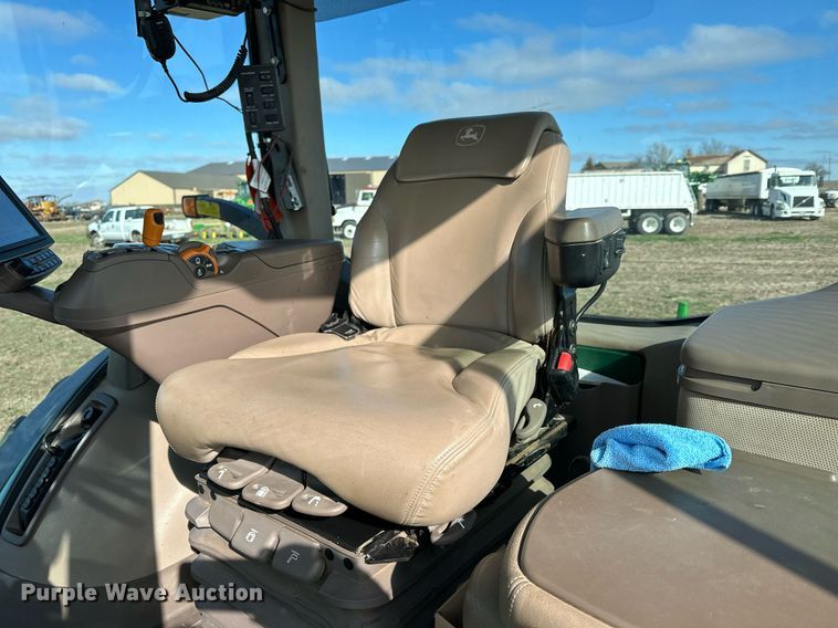 image for item DQ6732 2018 John Deere 8400R MFWD tractor