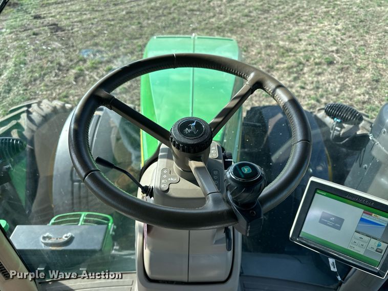 image for item DQ6732 2018 John Deere 8400R MFWD tractor