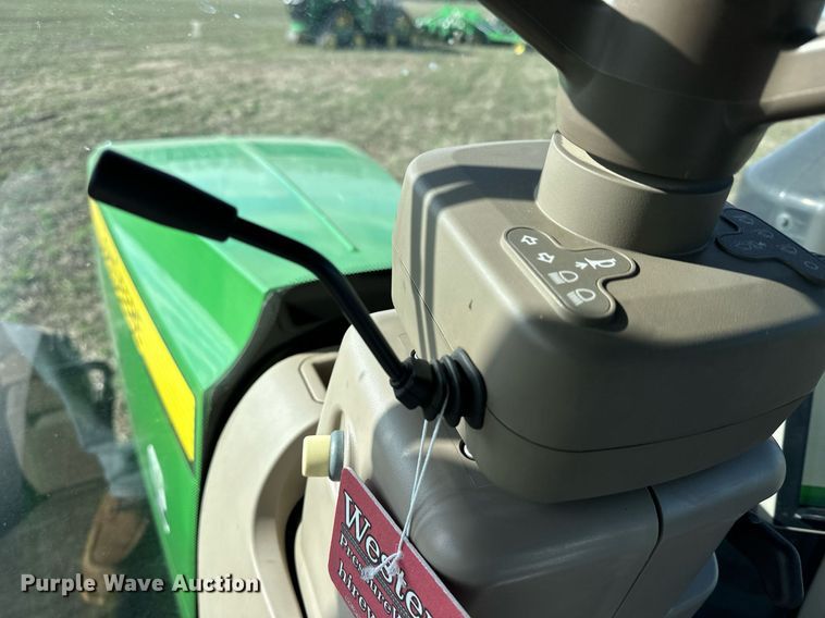 image for item DQ6732 2018 John Deere 8400R MFWD tractor