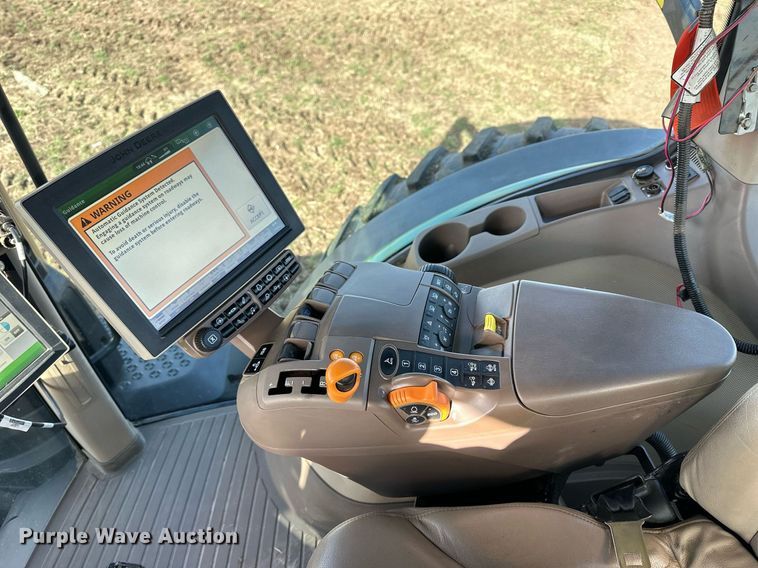 image for item DQ6732 2018 John Deere 8400R MFWD tractor