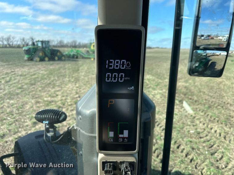 image for item DQ6732 2018 John Deere 8400R MFWD tractor