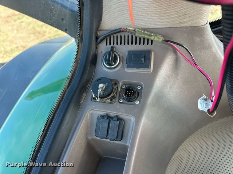 image for item DQ6732 2018 John Deere 8400R MFWD tractor