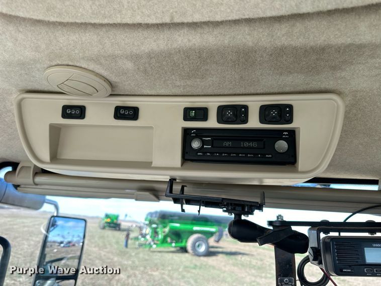 image for item DQ6732 2018 John Deere 8400R MFWD tractor