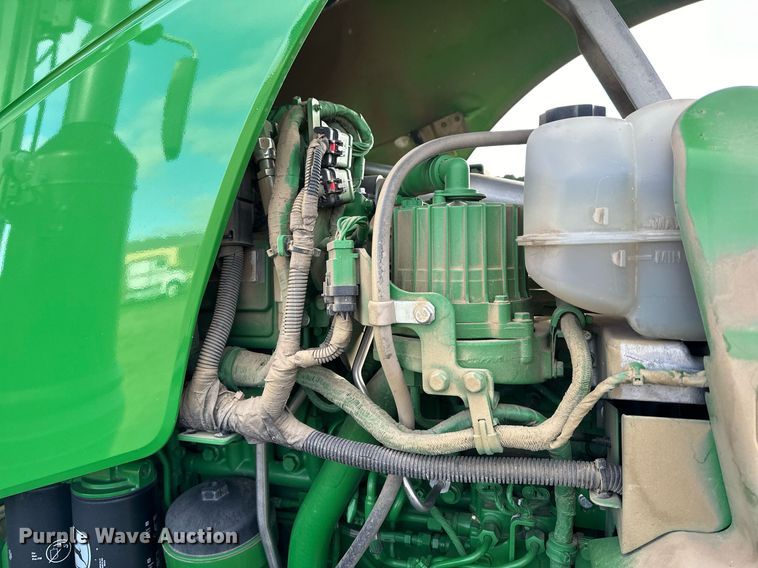 image for item DQ6732 2018 John Deere 8400R MFWD tractor