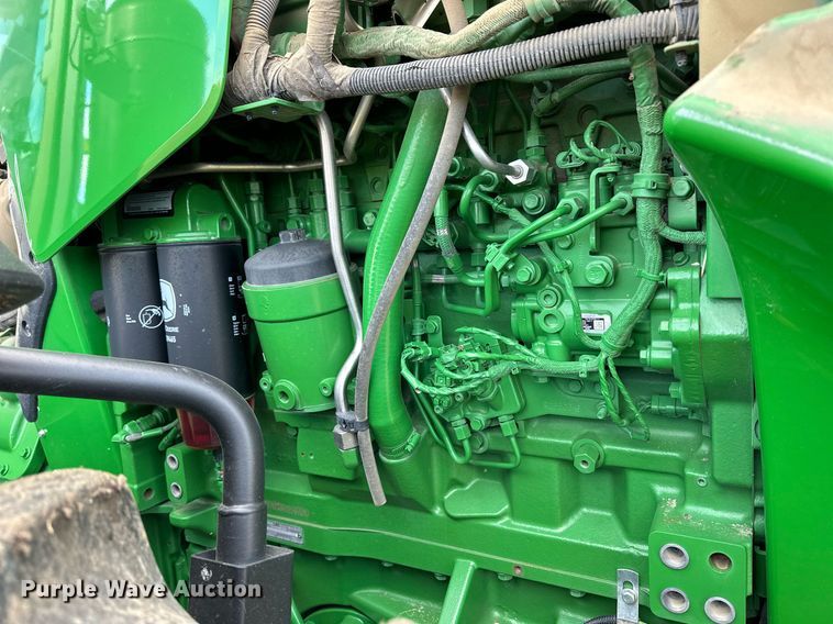 image for item DQ6732 2018 John Deere 8400R MFWD tractor