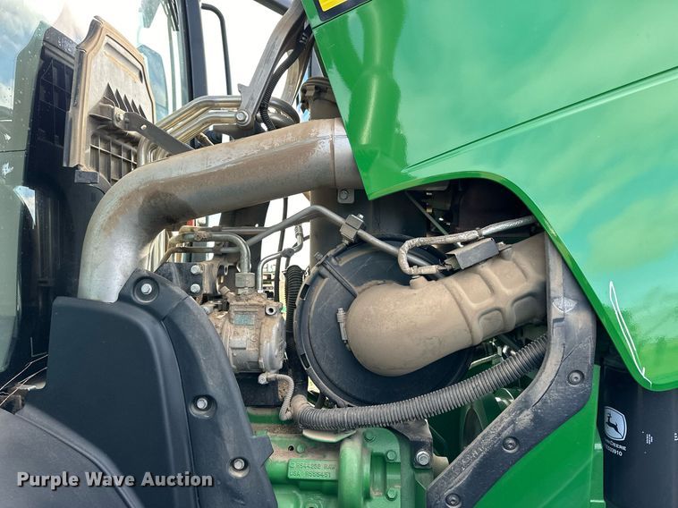 image for item DQ6732 2018 John Deere 8400R MFWD tractor