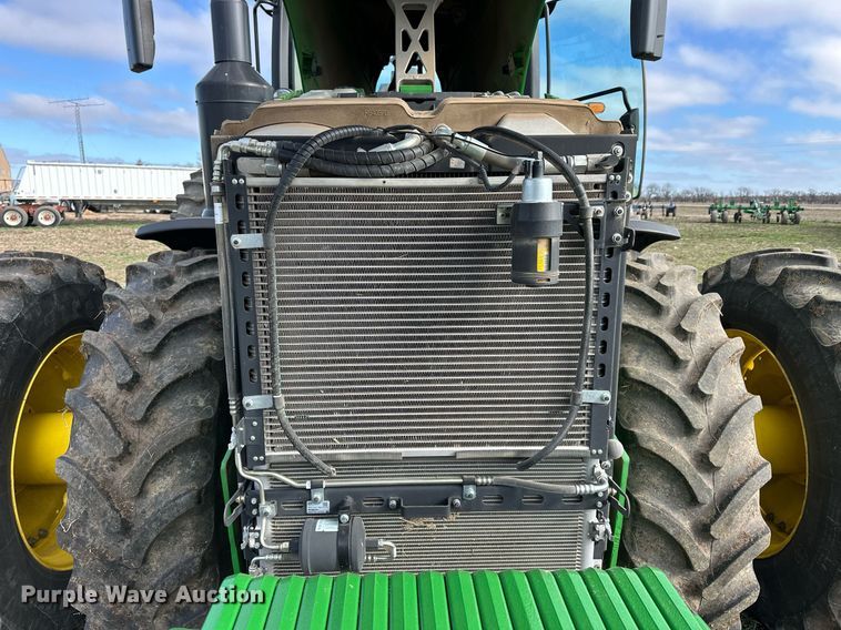 image for item DQ6732 2018 John Deere 8400R MFWD tractor