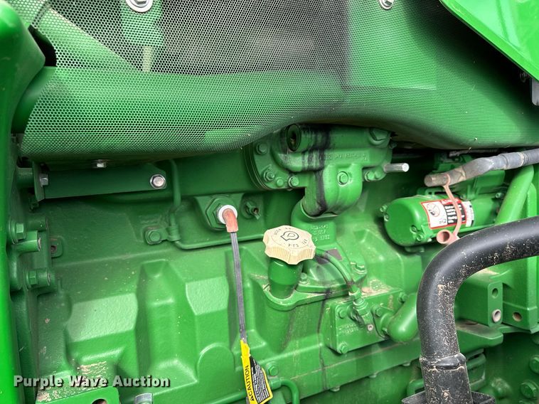 image for item DQ6732 2018 John Deere 8400R MFWD tractor