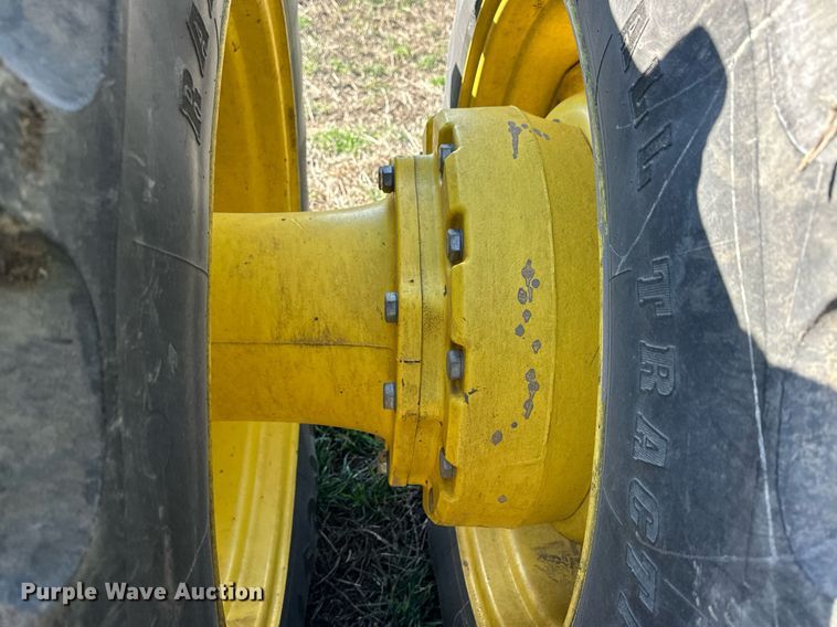 image for item DQ6732 2018 John Deere 8400R MFWD tractor