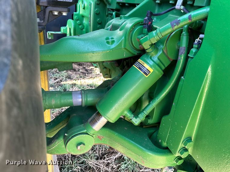 image for item DQ6732 2018 John Deere 8400R MFWD tractor