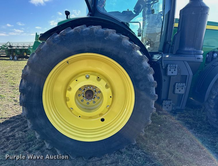 image for item DQ6732 2018 John Deere 8400R MFWD tractor