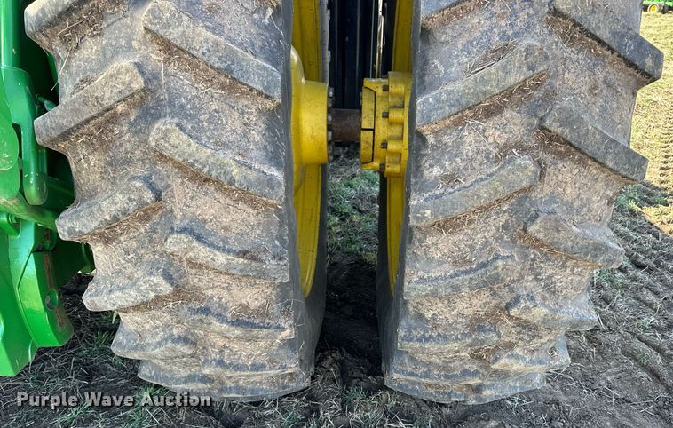 image for item DQ6732 2018 John Deere 8400R MFWD tractor