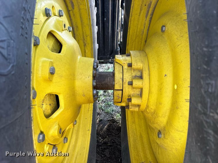 image for item DQ6732 2018 John Deere 8400R MFWD tractor