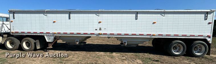 image for item DQ6734 2005 Wilson Pace Setter grain trailer