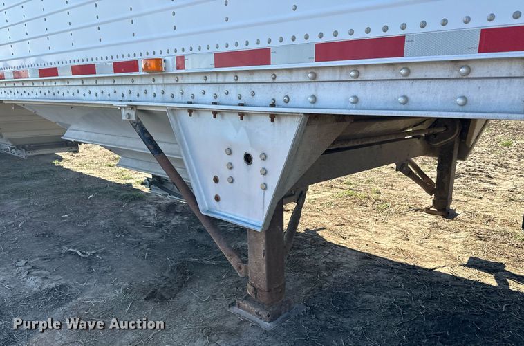 image for item DQ6734 2005 Wilson Pace Setter grain trailer