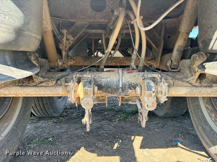 image for item DQ6734 2005 Wilson Pace Setter grain trailer