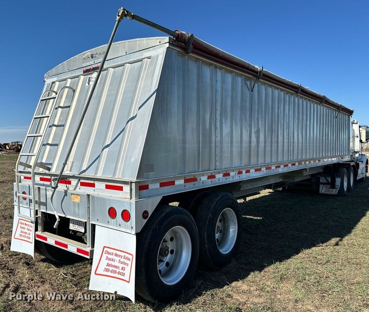 image for item DQ6735 2011 Neville Built grain trailer
